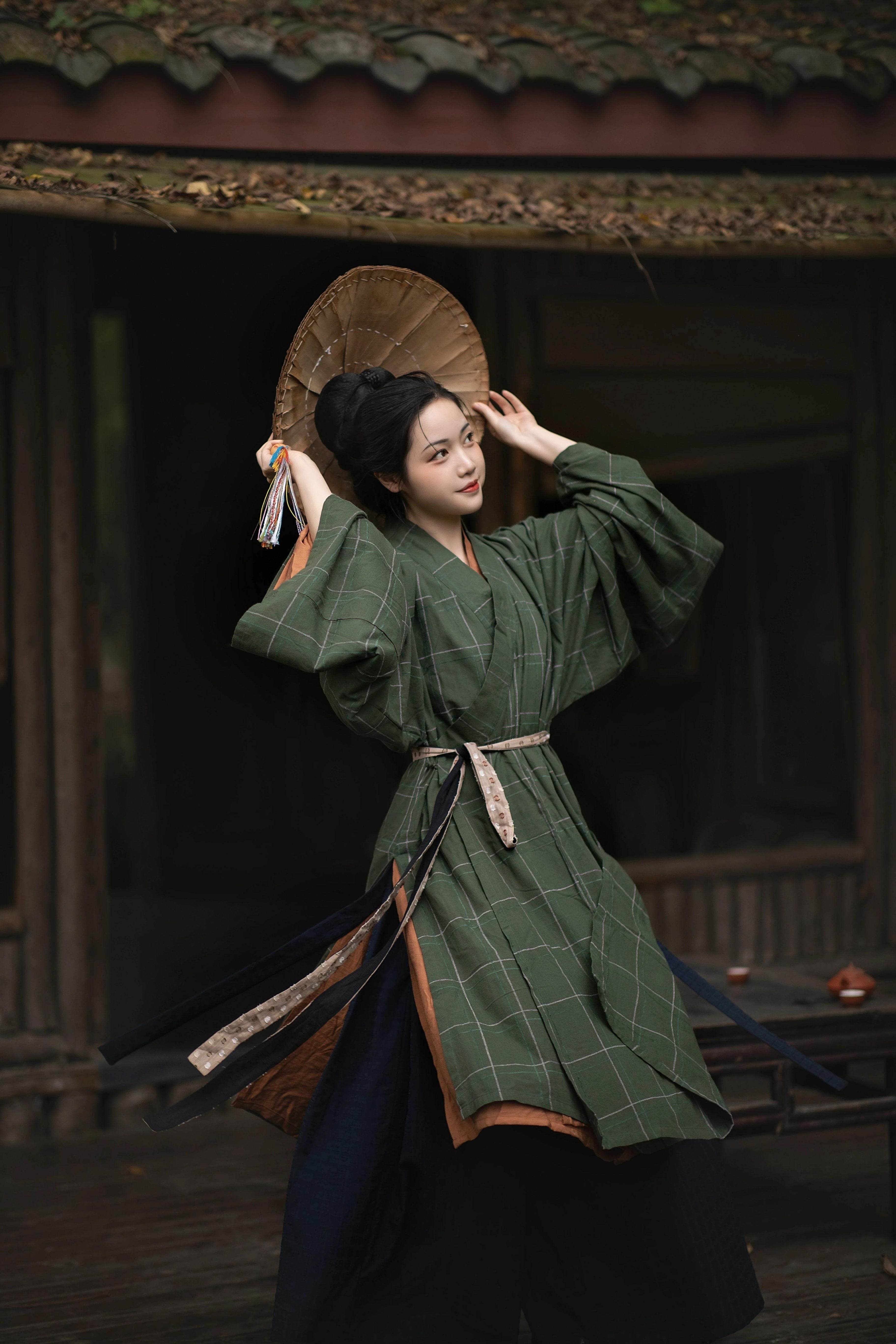 Lin Ting 林听 Southern Song Dynasty Daily Commoner's Unisex Changshan & Trousers Set