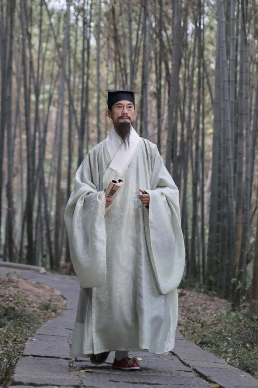 Mun Chun 暮春 Late Spring Ming Dynasty Daopao Men & Unisex Robe