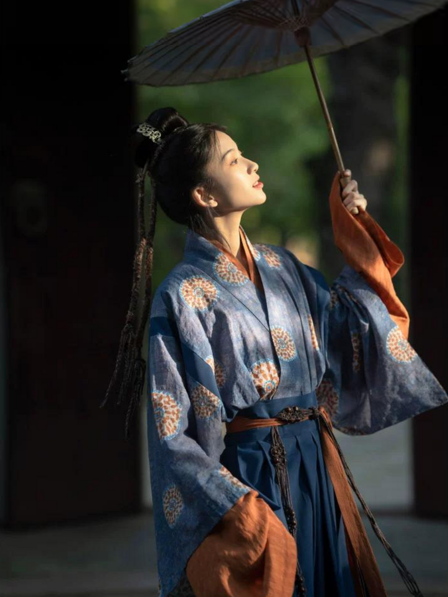 Jiye 霁夜 Clear Night Jin Dynasty Ruqun Set