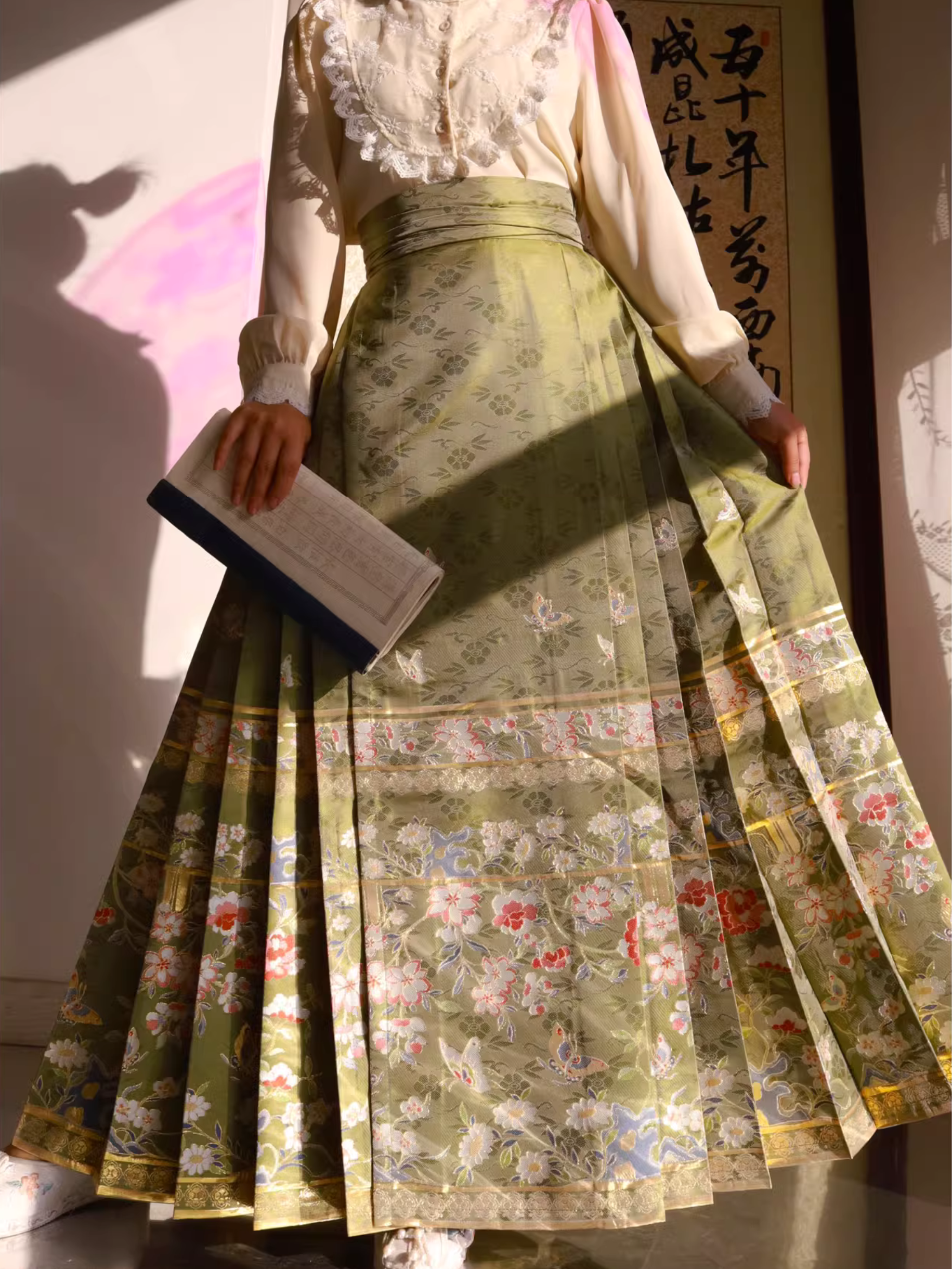 Chun Jingtu 春景图 Spring Painting Mamian Skirt