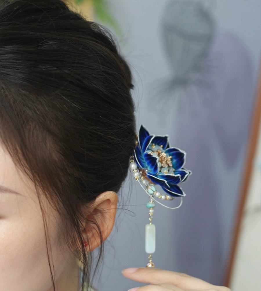 Nan Feng 南风 Southern Winds Velvet Flower Hairpins