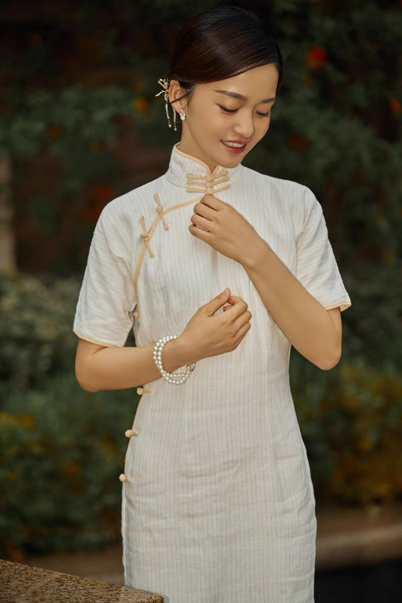 Baizhi 白芷 Modernized Retro Daily Cotton & Linen Blend Half Sleeve Qipao