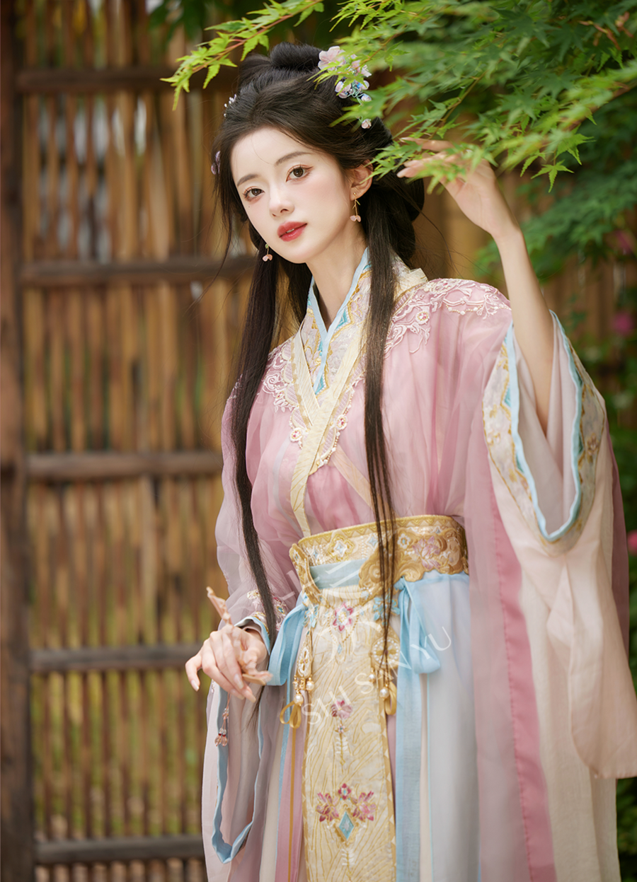 Cherry Blossom Grove 樱花林 Modernized Jin Dynasty Zaju Swallow Tail Ruqun Set