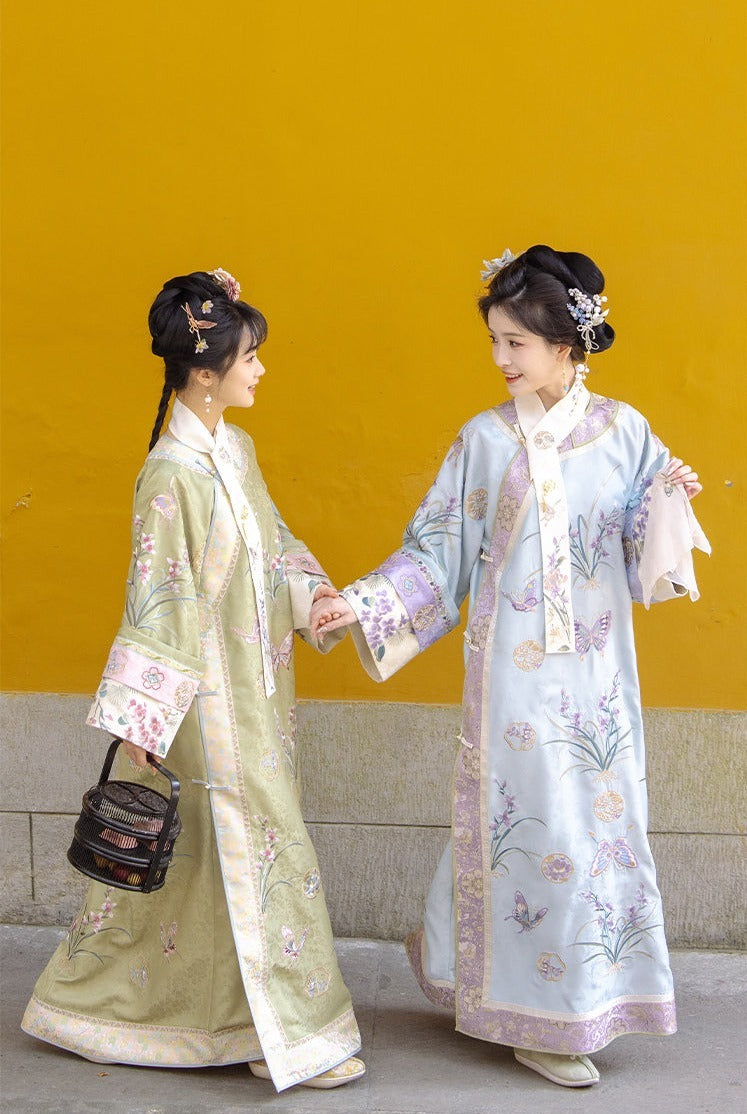 (Presale) Meng Meng 萌萌 Qing Dynasty Embroidered Changyi Dress