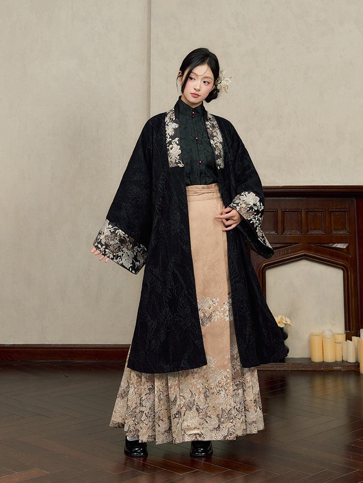 Butterfly Seeking Wind 蝶寻风序 Modernized Ming Duijin Pi Ao Coat & Mamian Skirt Set