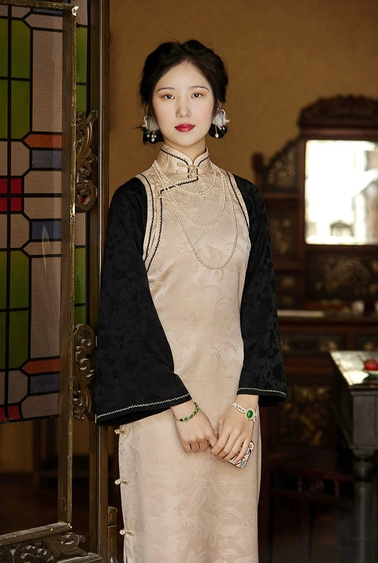 Cappucino 卡布奇诺 1930s Satin Jacquard Faux Two-Piece Bell Sleeve Qipao