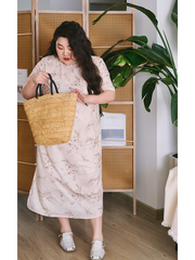 Si Yue 四月 April Plus Size intage Inspired Floral Qipao