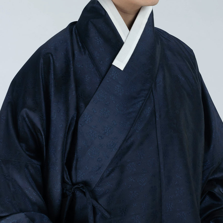 Zhi Duo 直裰 Straight Cut Men's Ming Dynasty Pipa Sleeve Changshan Long Shirt