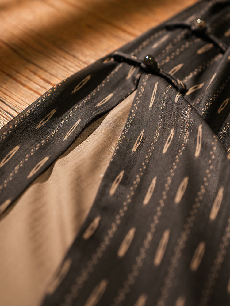 Niuqü 扭曲 Time Warp Republic of China Striped Jacquard Sleeveless Qipao