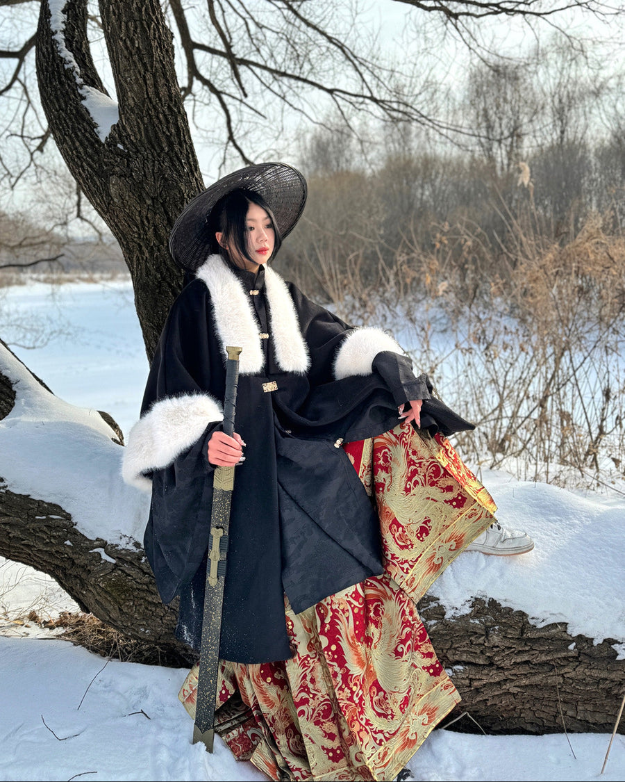 Li Luo 梨落 Pear Blossom Ming Dynasty Plus Size Pifeng Faux Fur Coat & Changshan Long Top Set