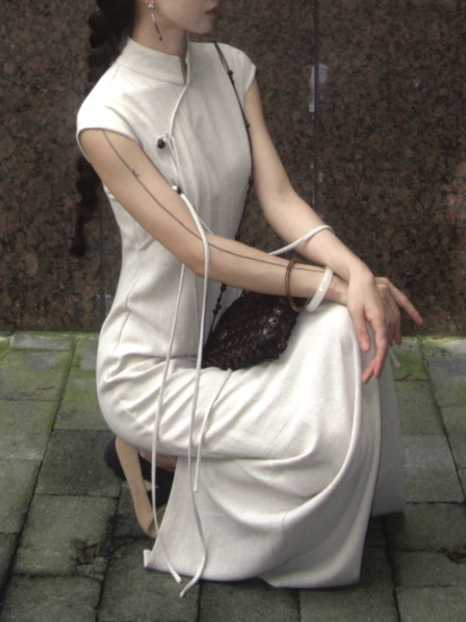 Wu Jian 无间 Without Separation Modernized Tassels Linen Blend Cap Sleeve Qipao