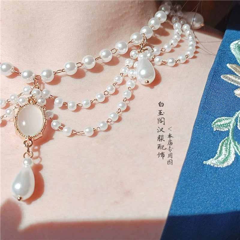 Shuijing 水晶 Pearl & Crystal Necklace