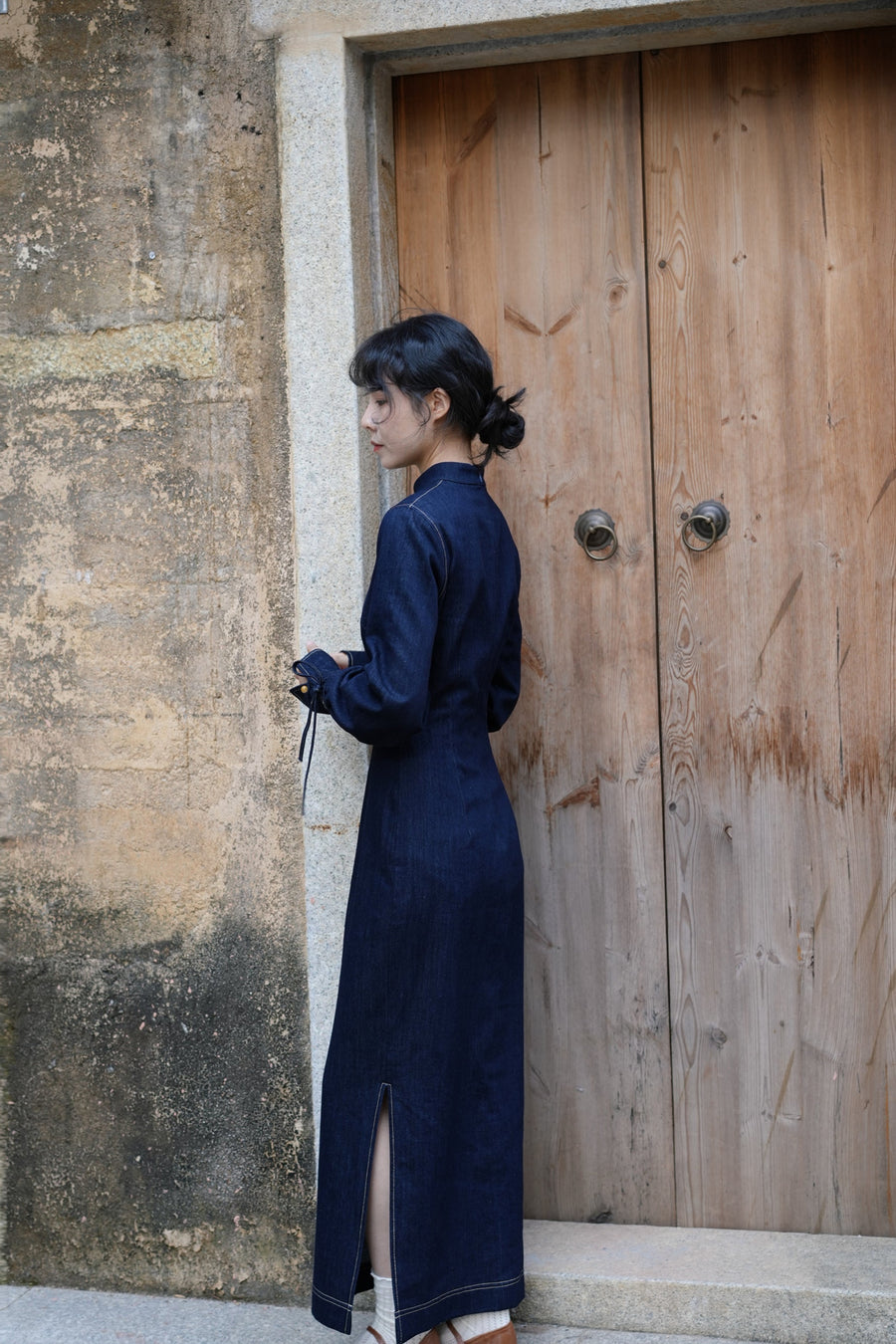 Lan Diao 蓝调 Everyday Blues Modernized Cotton Denim Long Sleeve Qipao