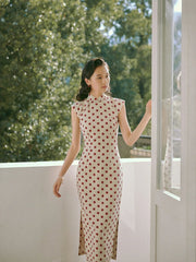 Yuan Wuqu 圆舞曲 Waltz of Youth Midcentury Hong Kong Daily Cap Sleeve Qipao