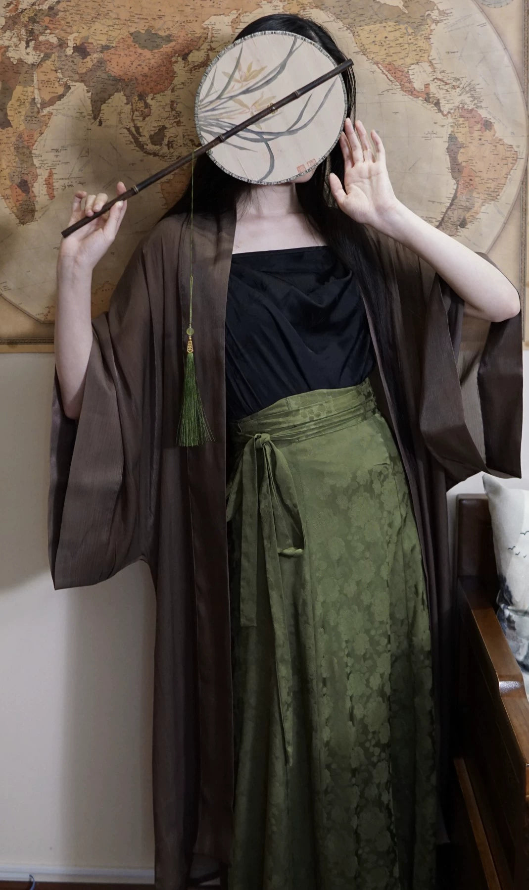 Holding the Moon 上揽月 Olive Green Weijin Tang 10 Panel Poqun Skirt