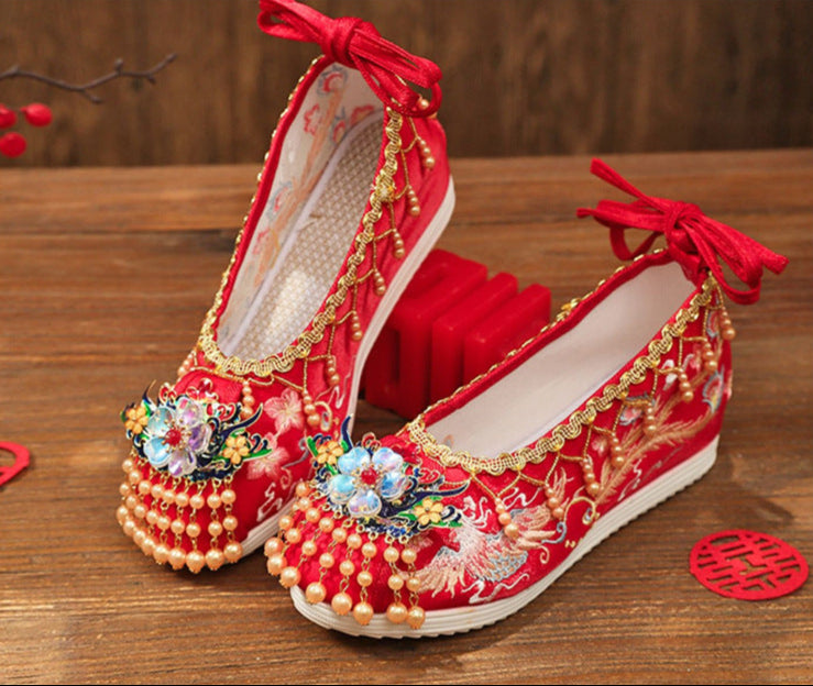 Jin Fenghuang 金凤凰 Golden Phoenix Song Ming Embroidered Cloud Head Shoes