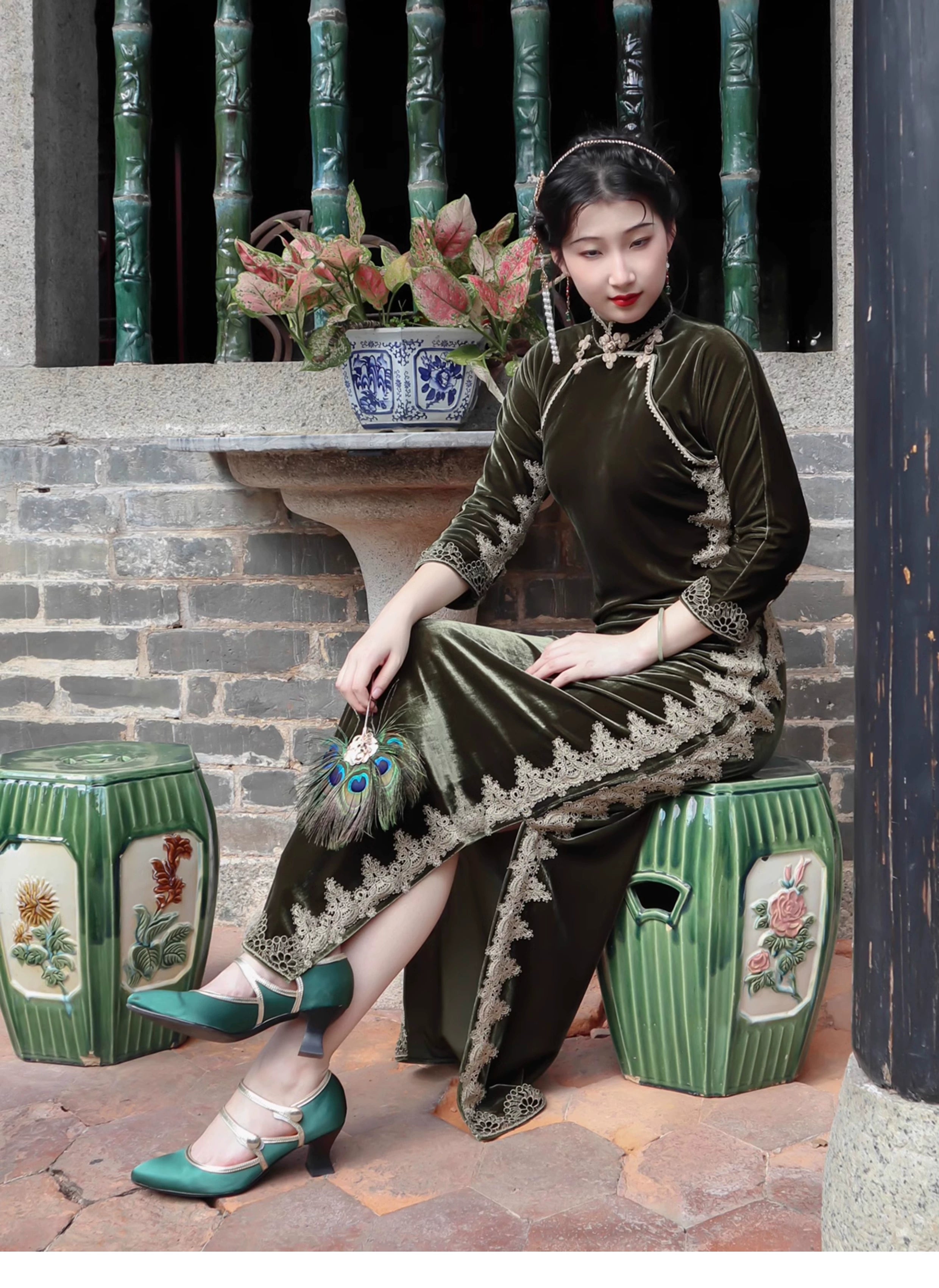 Shexiang Furen 奢香夫人 Extravagant Mistress 1920s Velvet Lace Long Sleeve Qipao