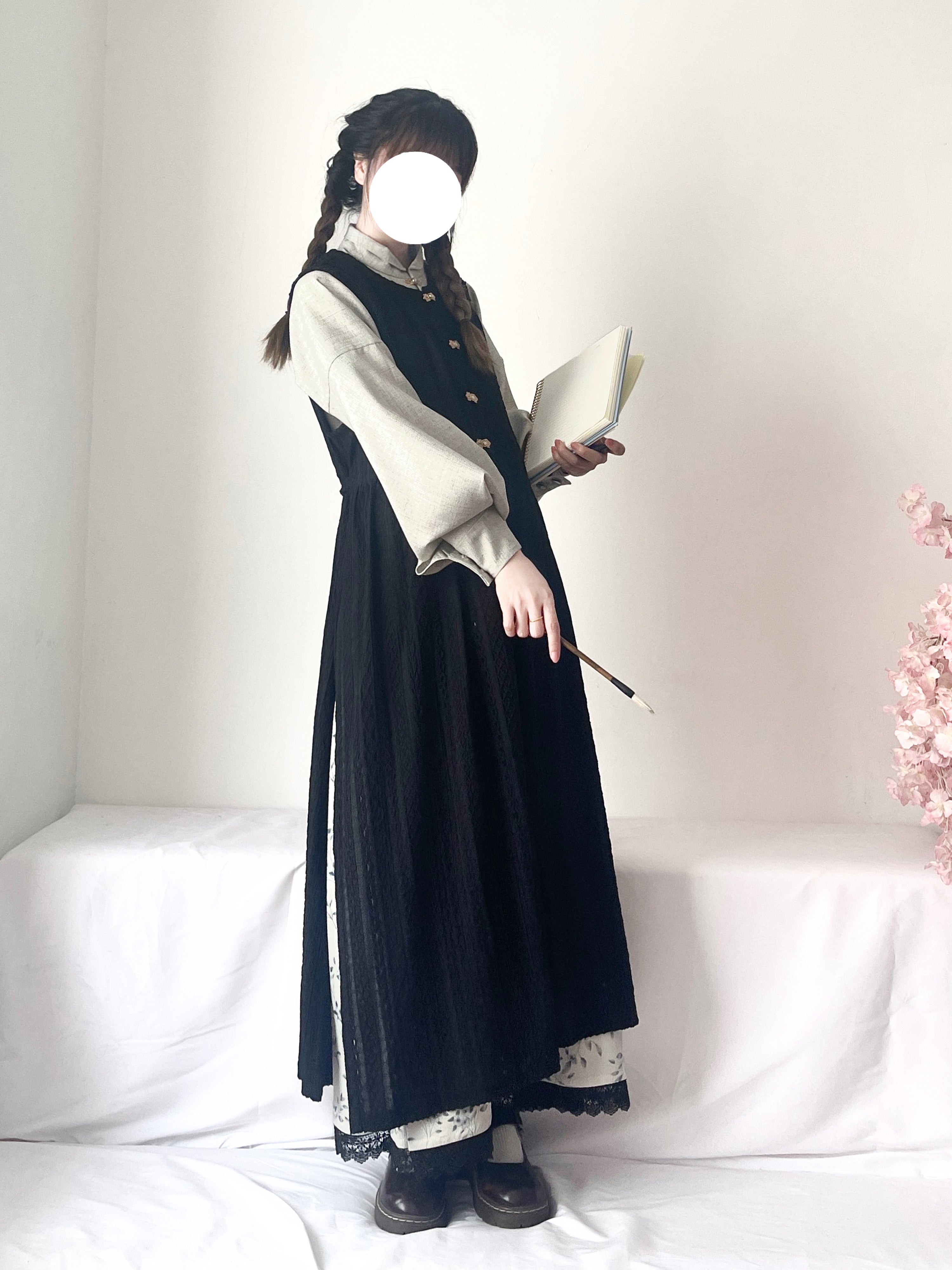 Wen Xueshe 文学社 Literary Society Modernized Ming Song Dynasty Bijia Vest & Songku Pants Set
