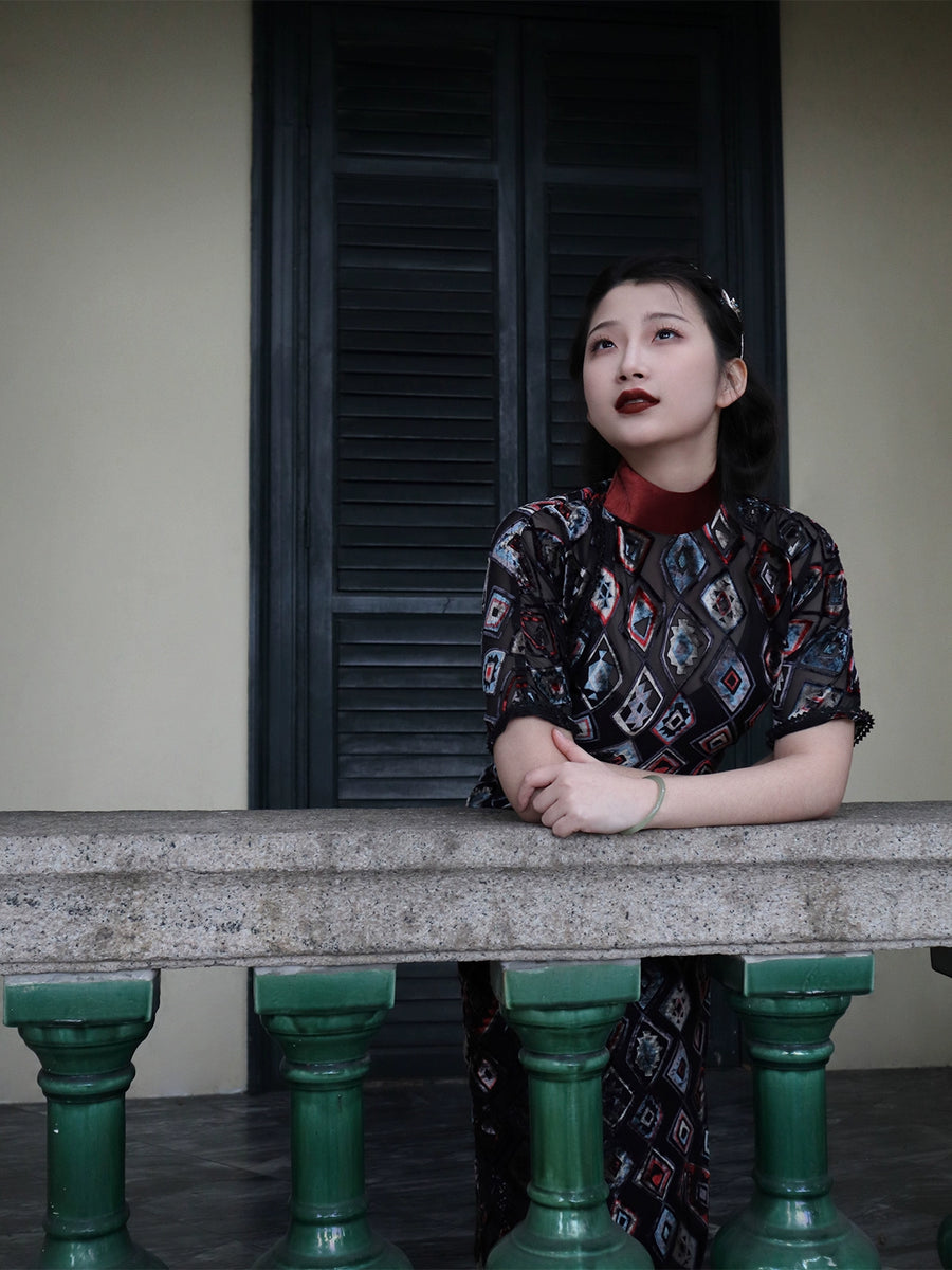 Gatsby 盖茨比 1920s Sheer Velvet Bottle Neck Qipao