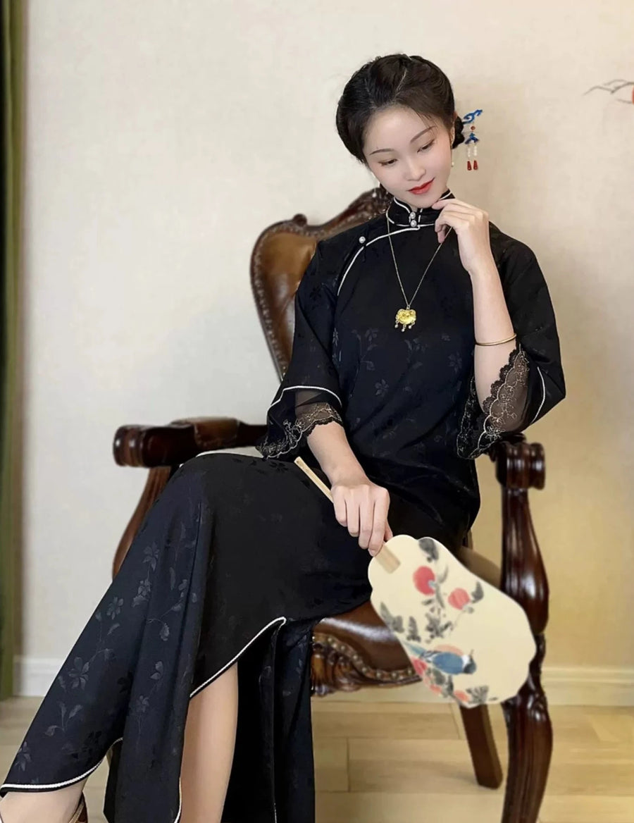 Jie Geng 桔梗 Wildflower 1920s Black Lace Satin Qipao