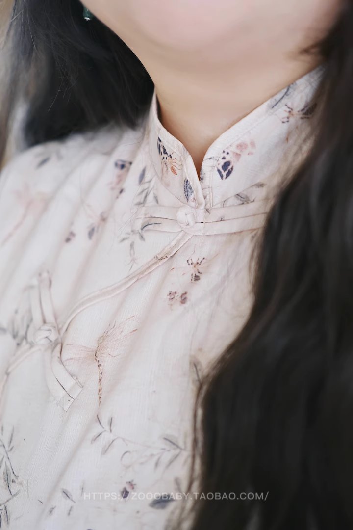 Si Yue 四月 April Plus Size intage Inspired Floral Qipao