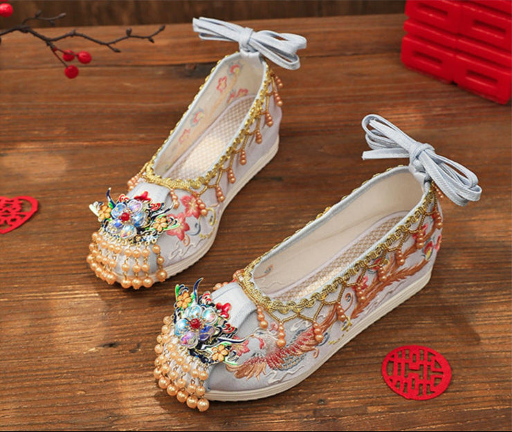 Jin Fenghuang 金凤凰 Golden Phoenix Song Ming Embroidered Cloud Head Shoes