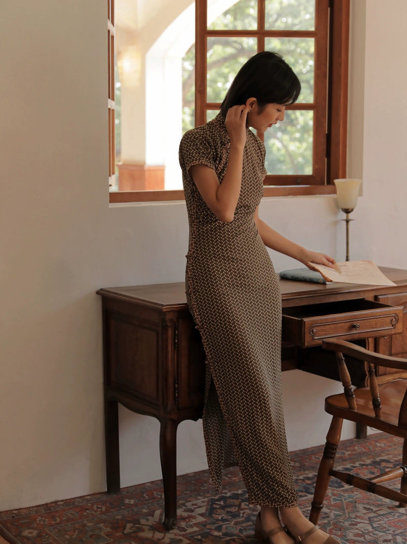 Suihe 穗禾 Wheat Stalk 1930s Art Deco Chiffon Short Sleeve Qipao