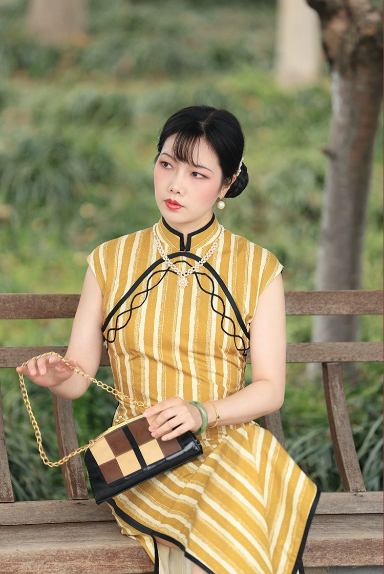 Jiang Gen 姜根 Ginger Root 1930s Art Deco Pure Cotton Parallel Panel Cap Sleeve Qipao