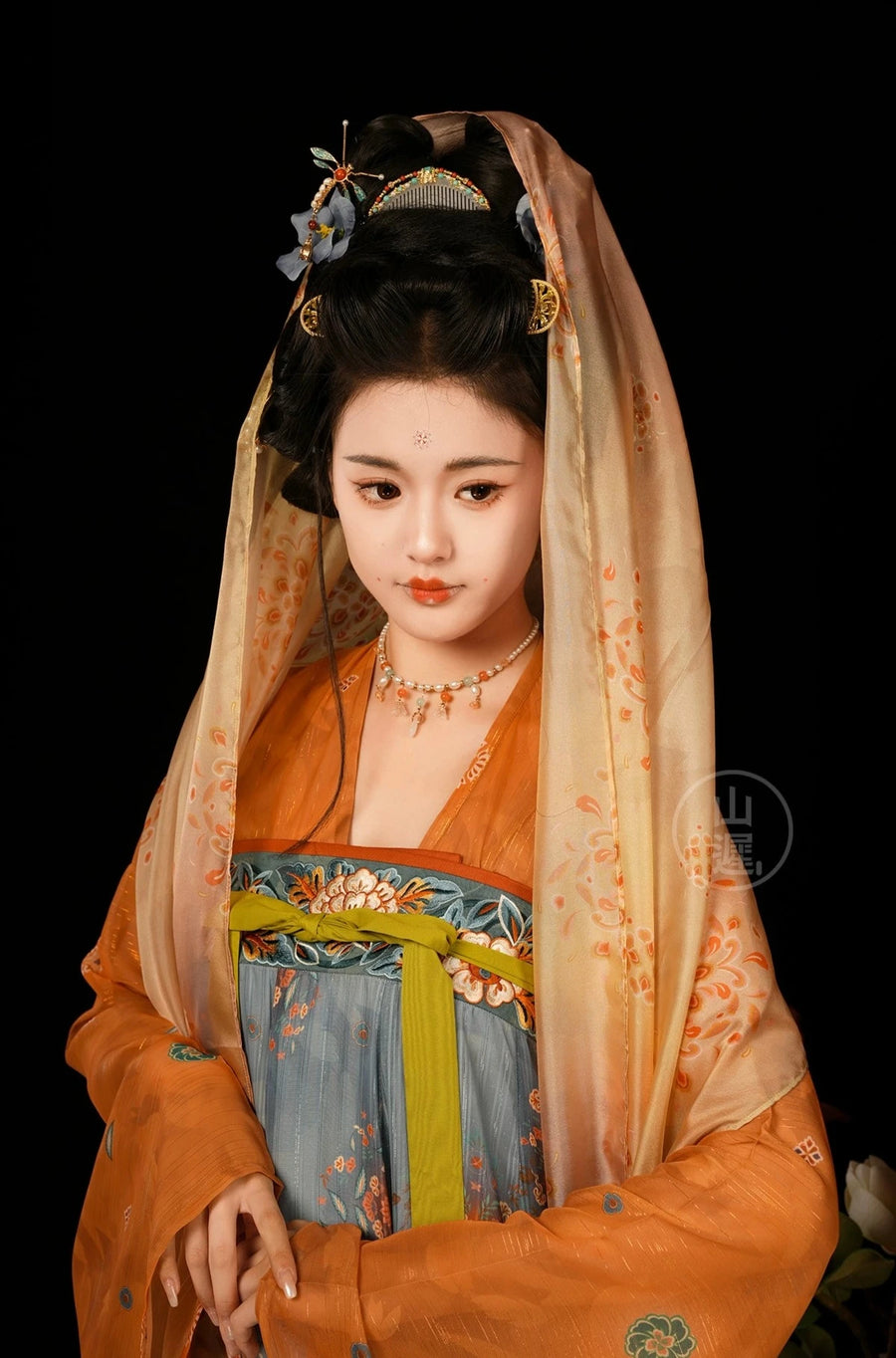 Chang'An 长安 Tang Dynasty Embroidered Hezi Restoration Qixiong Ruqun Set