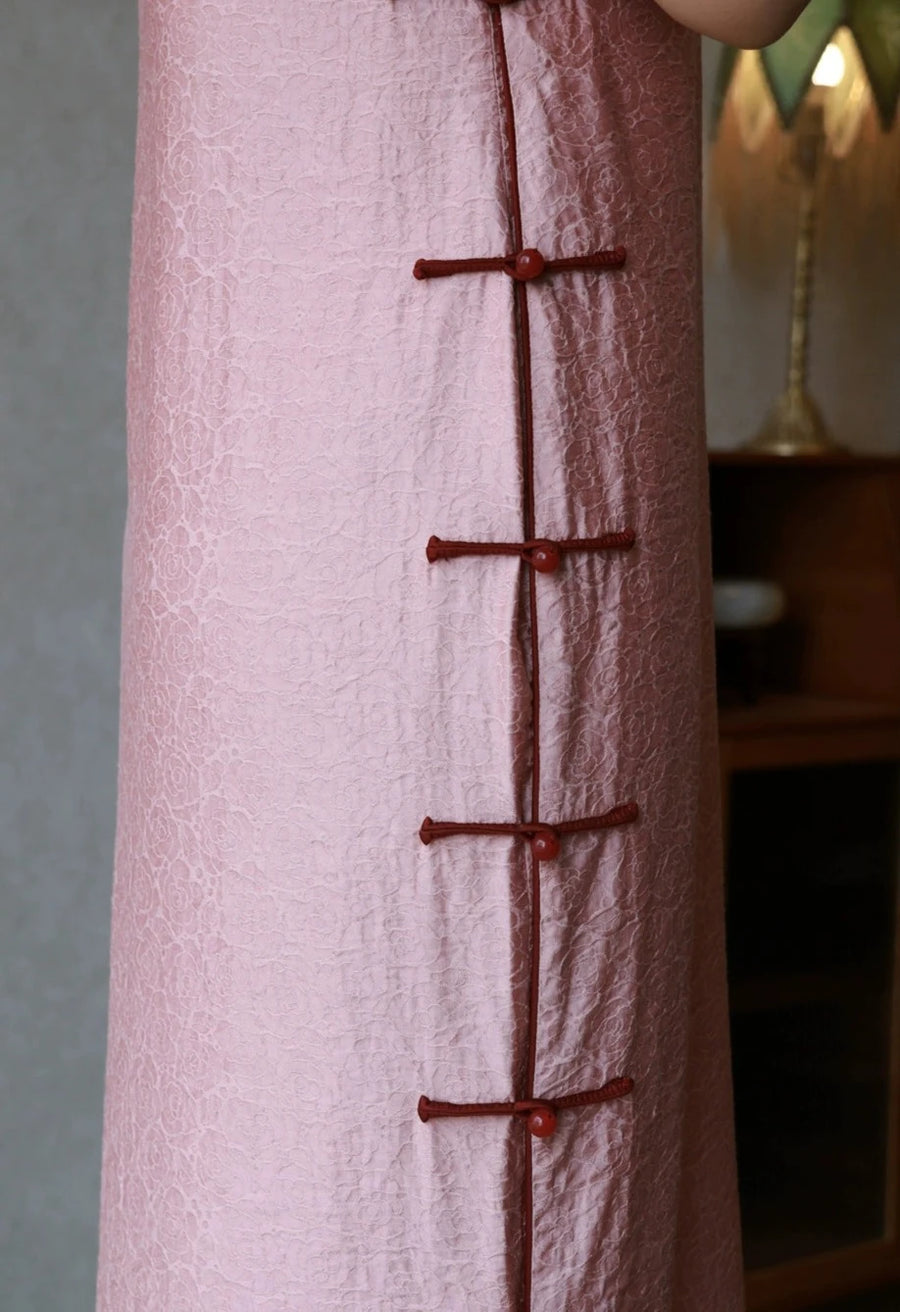 Ying Tao 樱桃 Cherry Pink 1930s Flower Knot Short Sleeve Qipao