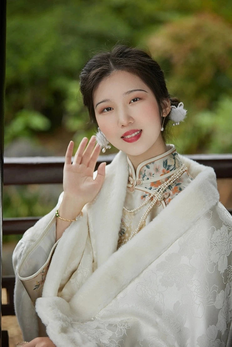 Rui 蕊 1920s Cherry Blossom Jacquard Bell Sleeve Qipao