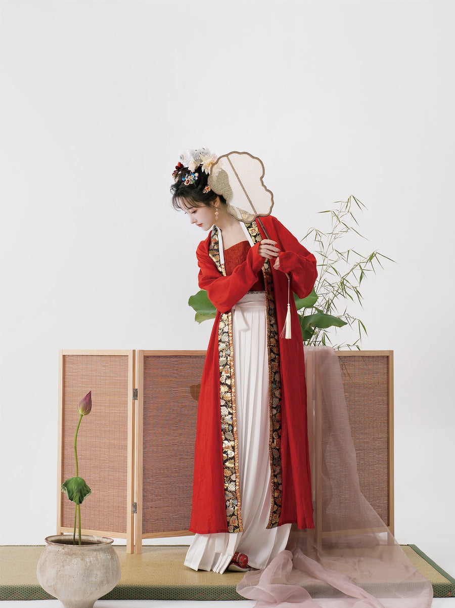 Serenade of Peaceful Joy 清平乐 Northern Song Dynasty Brocade Trim Changshan Top Bijia Vest & Baidiequn Skirt Set
