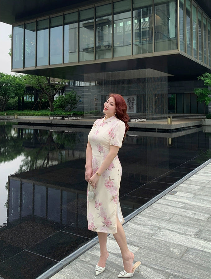 Xiari Meigui 夏日玫瑰 Rosy Summer Plus Size Modernized Classic Floral Print Qipao