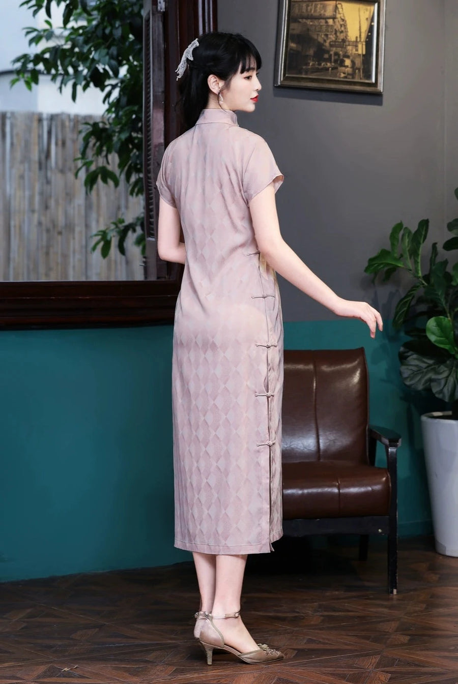 Manchan 曼婵 1930s Patterned Satin Pink Summer Qipao