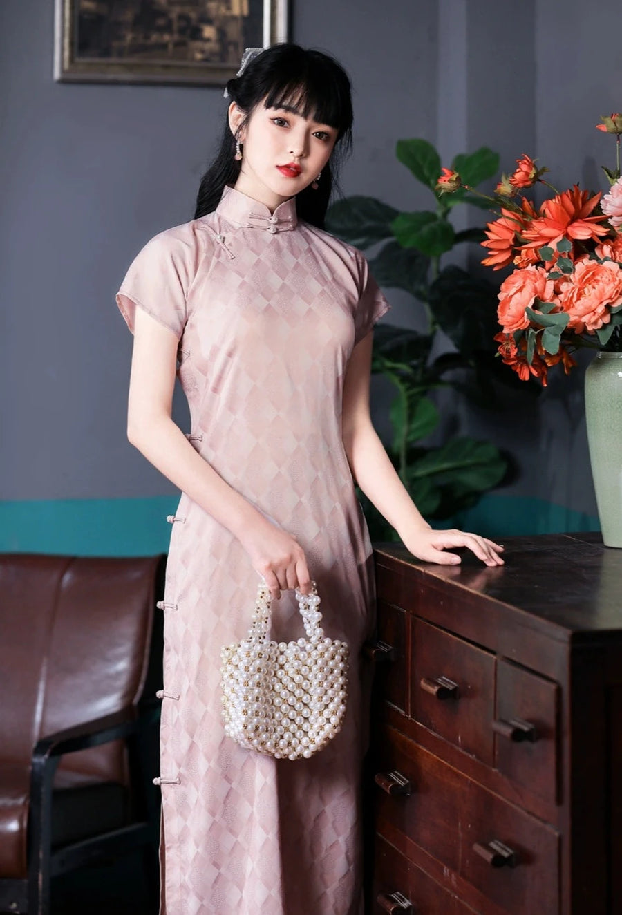 Manchan 曼婵 1930s Patterned Satin Pink Summer Qipao