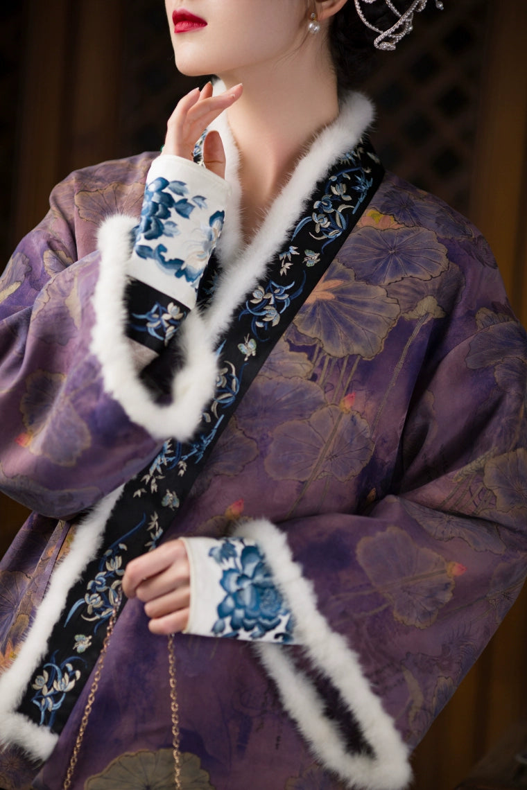 Moli Nuanyu 墨篱暖玉 Black Glass, Warm Jade Qing & Qipao Silk Embroidered Cuff Cable Knit Sweater