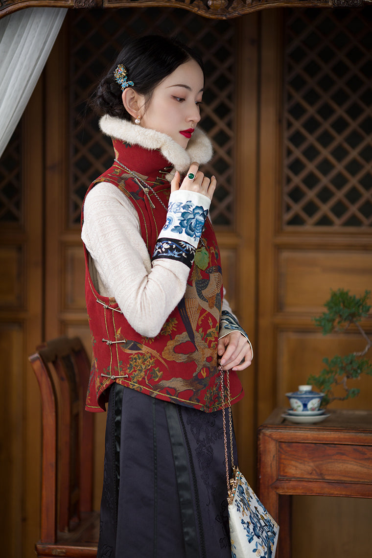 Moli Nuanyu 墨篱暖玉 Black Glass, Warm Jade Qing & Qipao Silk Embroidered Cuff Cable Knit Sweater