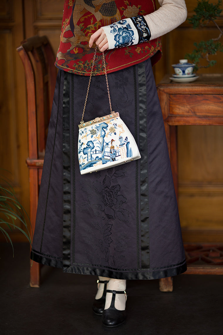 Moli Nuanyu 墨篱暖玉 Black Glass, Warm Jade Qing & Qipao Silk Embroidered Cuff Cable Knit Sweater