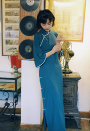 Mulan Xiang 木兰香 Magnolia Late 20s Bell Sleeve Cotton Silk Qipao