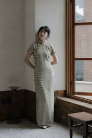 Duo Lun 多伦 1930s Retro Patterned Cotton Silk Short Sleeve Qipao