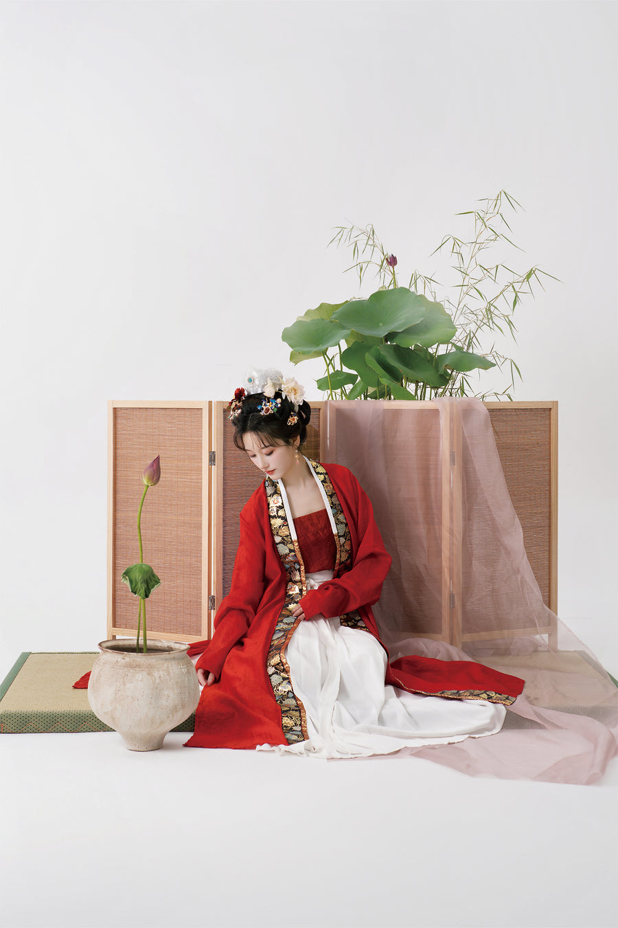 Serenade of Peaceful Joy 清平乐 Northern Song Dynasty Brocade Trim Changshan Top Bijia Vest & Baidiequn Skirt Set