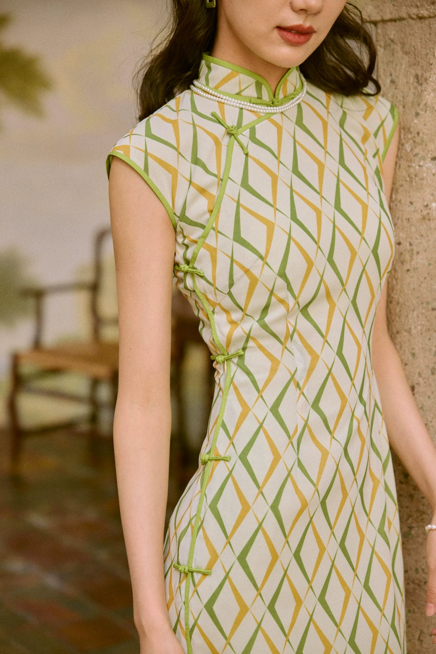 Ruo Ling 若菱 Water Chestnut Midcentury Geometric Chiffon Cap Sleeve Qipao