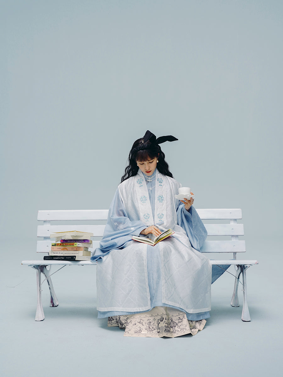 Meng Jing 梦境 Dreamscapes Modernized Late Ming Standing Collar Changshan Bijia & Mamian Set