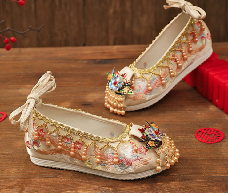 Jin Fenghuang 金凤凰 Golden Phoenix Song Ming Embroidered Cloud Head Shoes