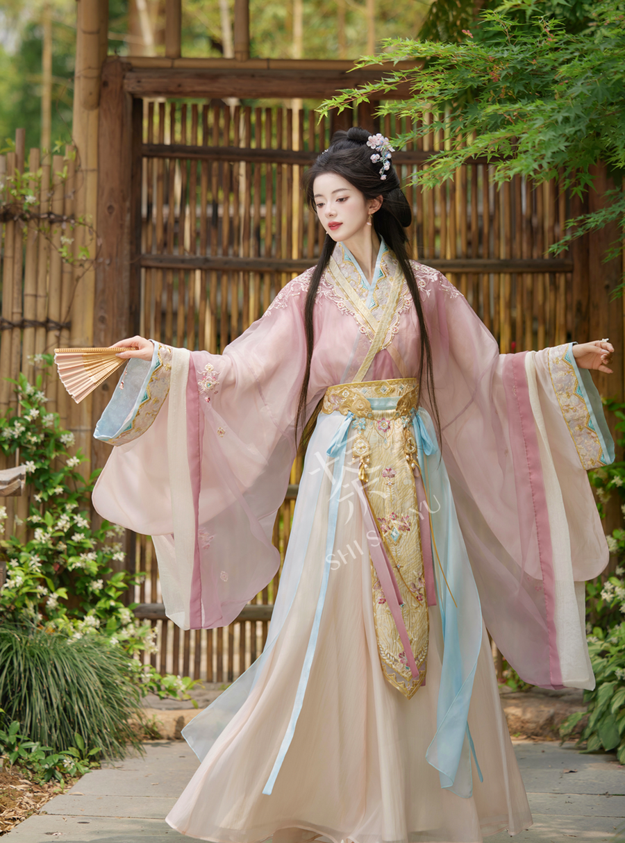 Cherry Blossom Grove 樱花林 Modernized Jin Dynasty Zaju Swallow Tail Ruqun Set