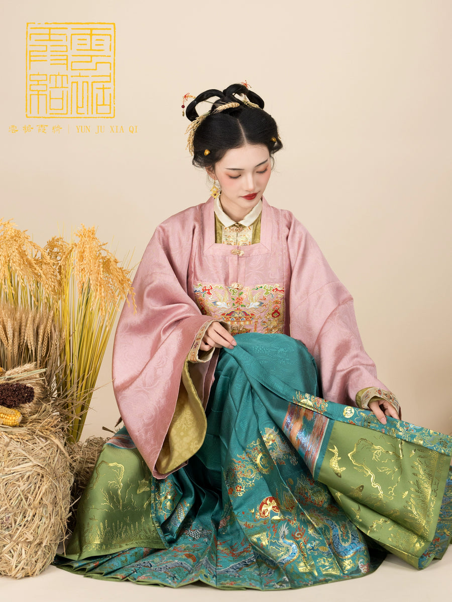 Yangtze River Dragon 长江黄河龙 Ming Dynasty Mamian Skirt
