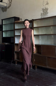 Yan Hong 砚红 Red Ink Modernized Plaid Flannel Sleeveless Qipao