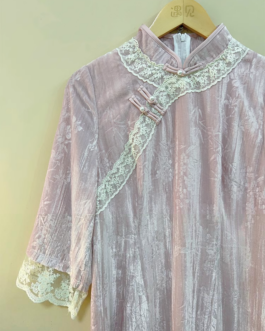 Shaonü 少女 1920s Inspired Plus Size Lace Half Sleeve Qipao