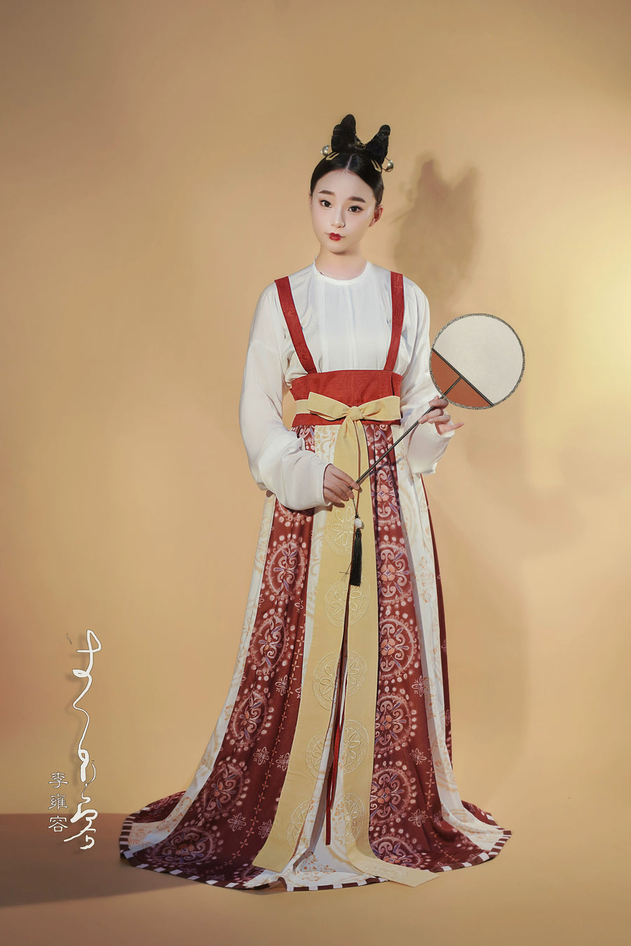 Li Yongrong 李雍容 Poem of the Northern Southern Dynasties Restoration Ruqun