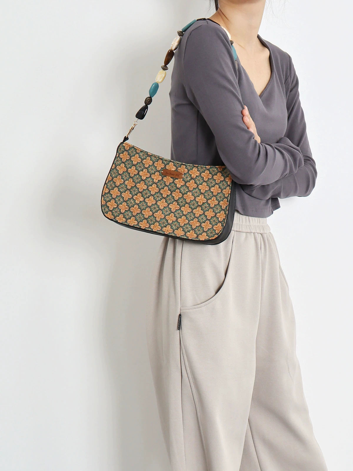 Shuang Gu Hua 双古花 Double Sided Ancient Flower Shoulder Purse
